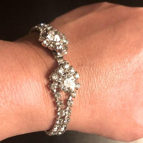 Vintage Jewelry - Vintage Rhinestone Necklace & Bracelet Set